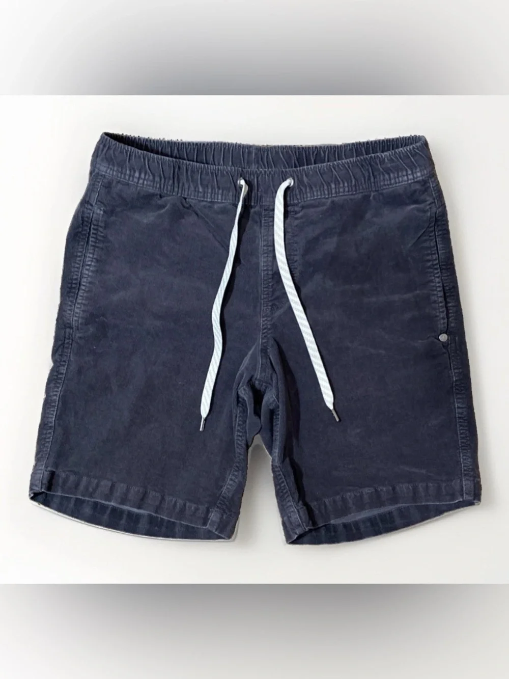 Vuori Shorts Optimist Corduroy Size: Medium Color: Gray V385 Preppy City Life